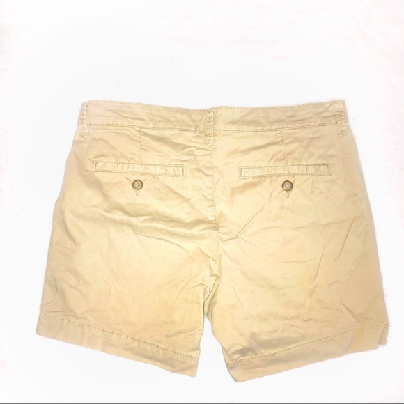 GAP Tan 5” Girlfriend Khaki Shorts - Picture 4 of 4